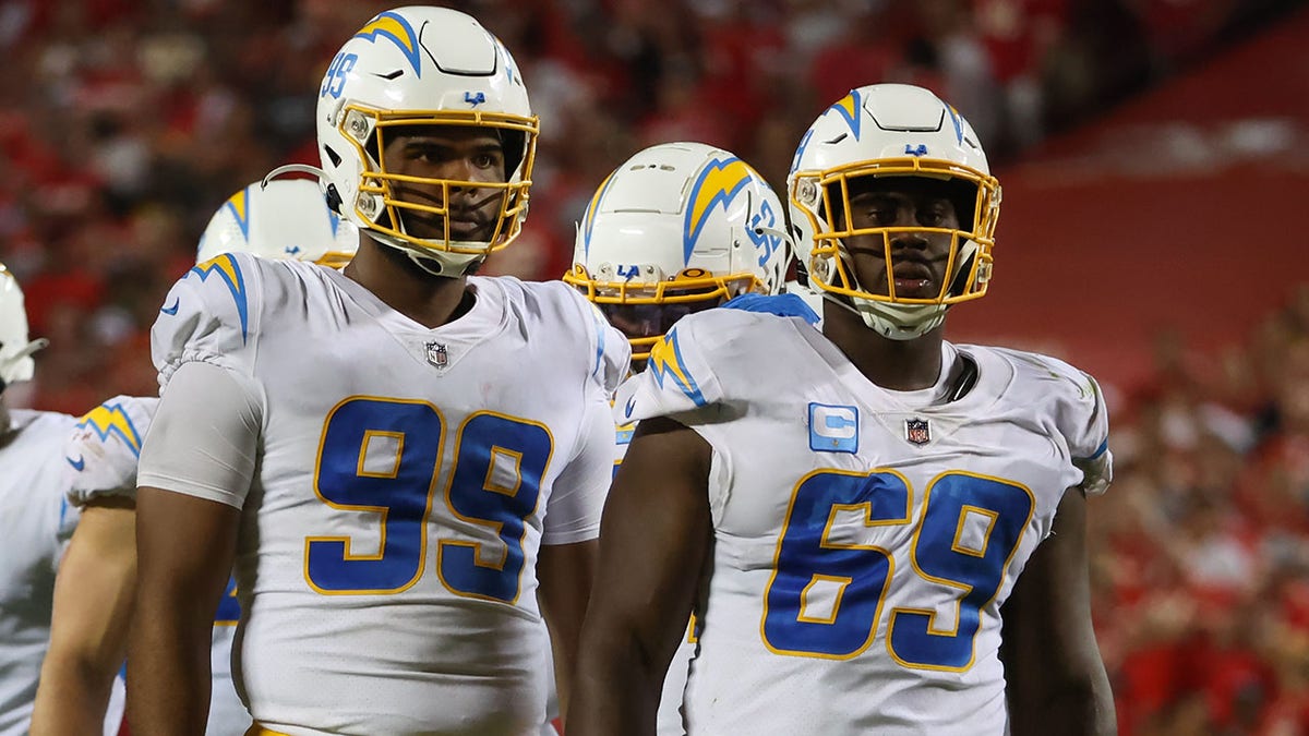 Jerry Tillery during the 4th quarter against the Chiefs