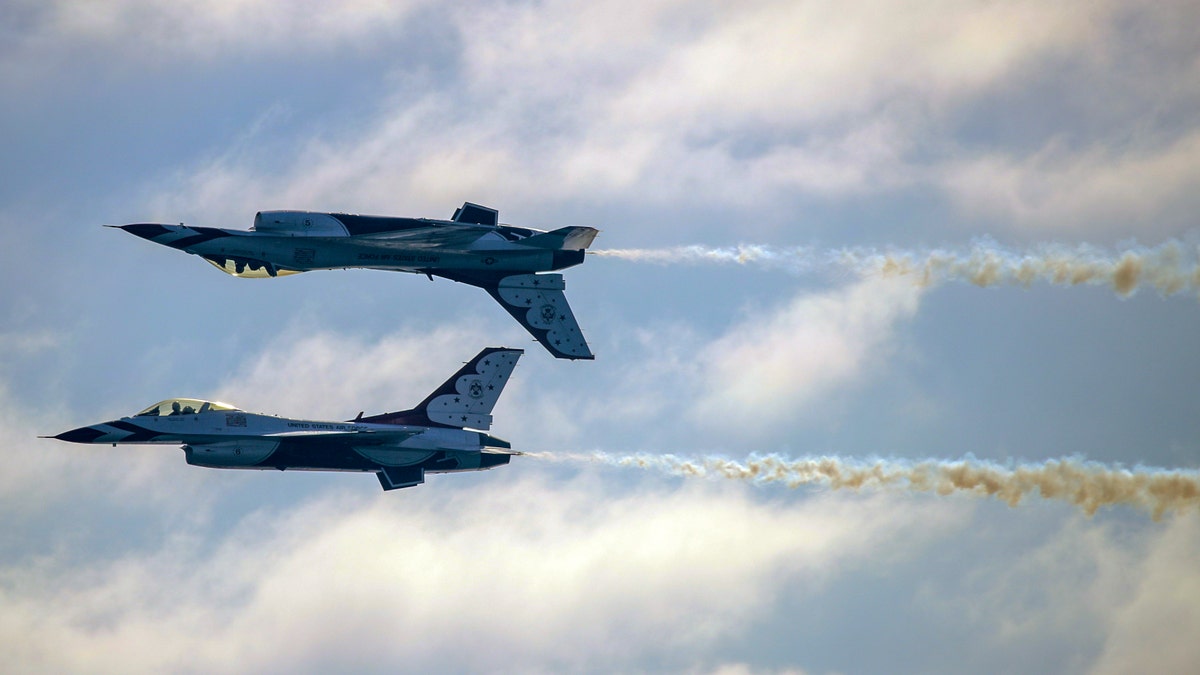 USAF Thunderbirds F-16 jets perform in California