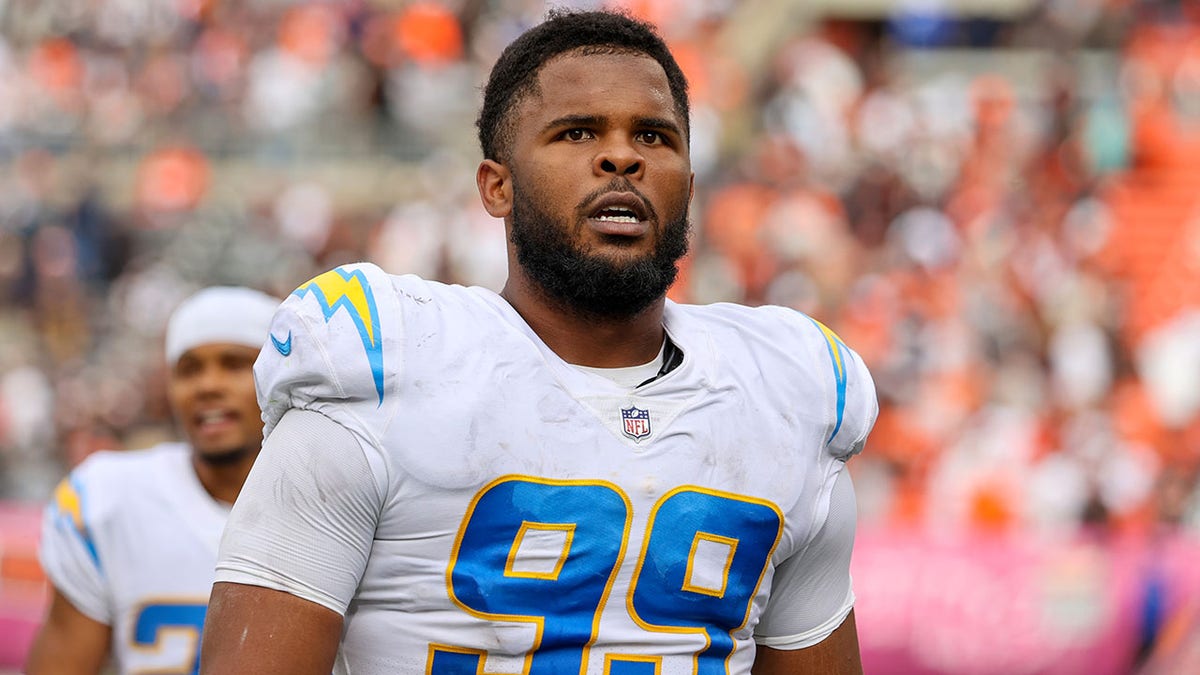 Chargers defensive tackle Jerry Tillery against the Browns