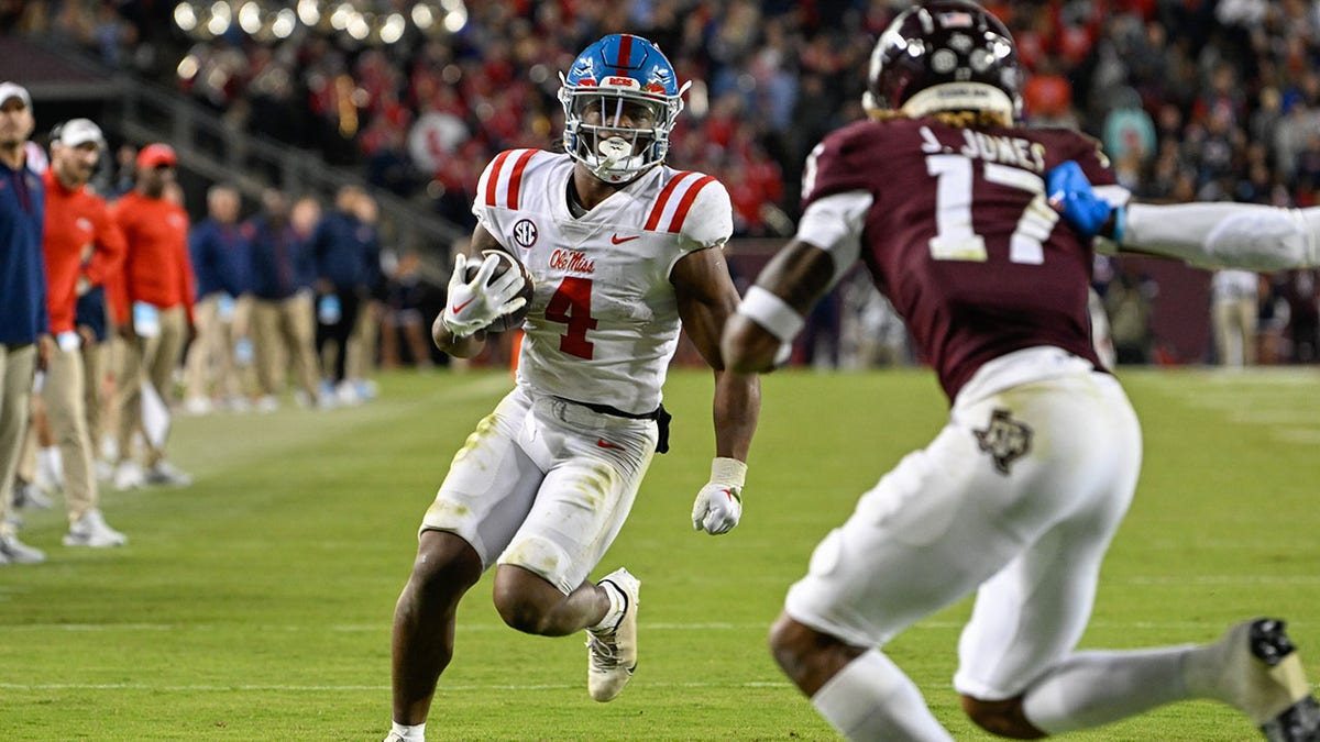 Quinshon Judkins rushes against Texas A&M