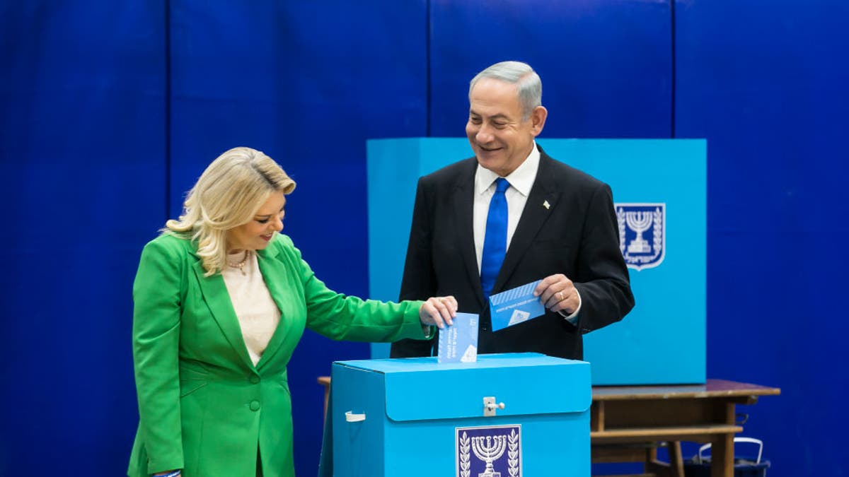 Benjamin Netanyahu voting