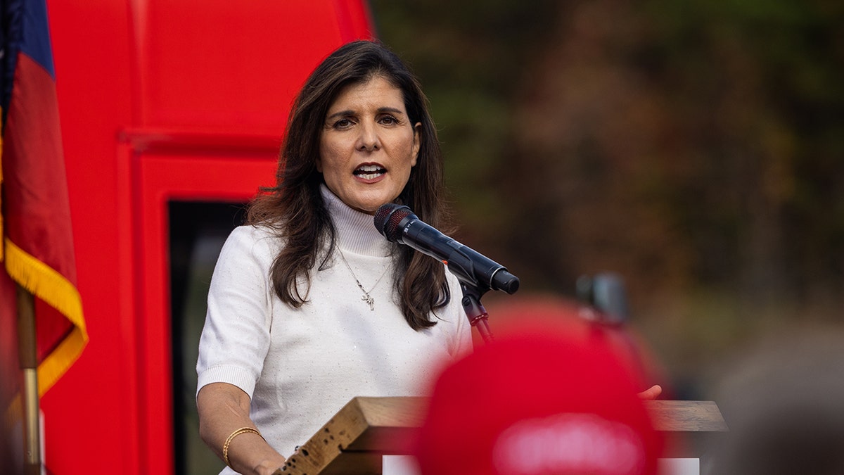 Nikki Haley stumps for Walker