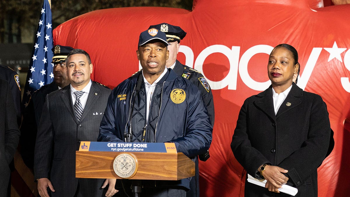 NYC Mayor at Thanksgiving Day parade prep