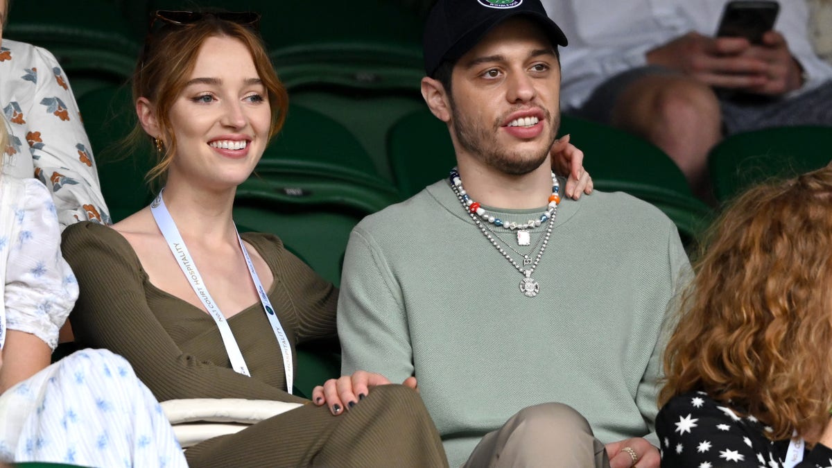 Pete Davidson and Phoebe Dynevor at Wimbledon