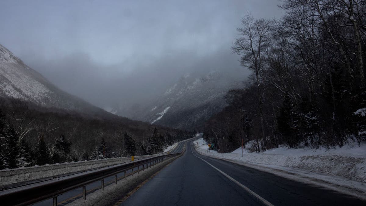 Roadway to White Mountain National Forest at Franconia Notch