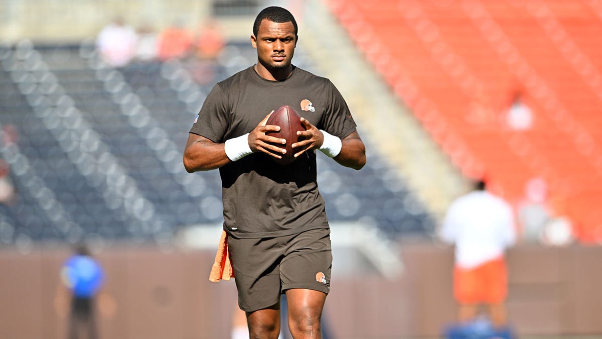 Quarterback Deshaun Watson warms up before a preseason game