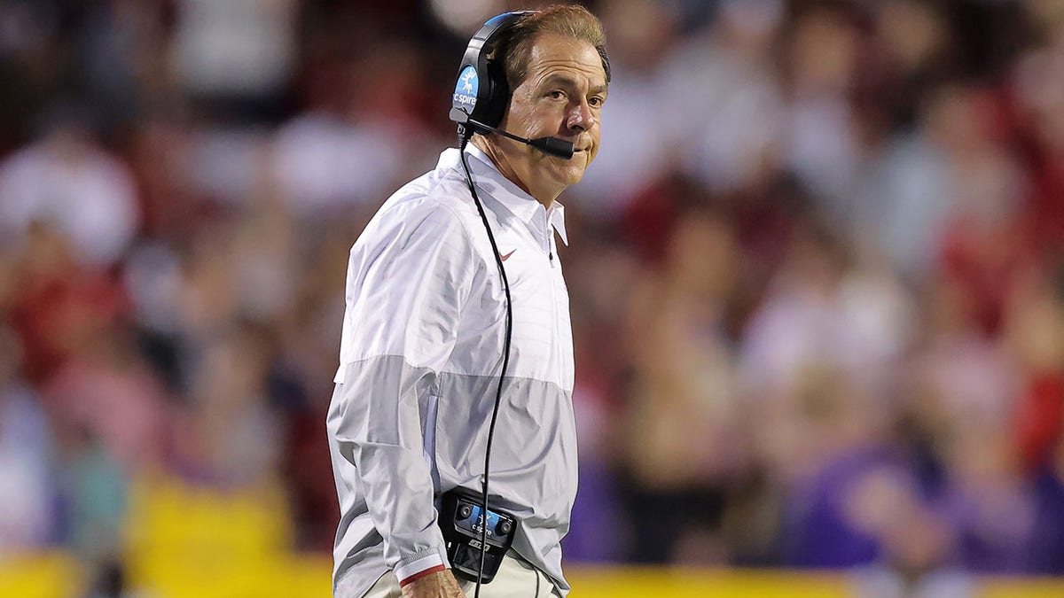 Nick Saban coaches against LSU