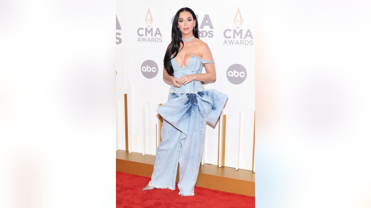 Katy Perry CMA Awards 2022