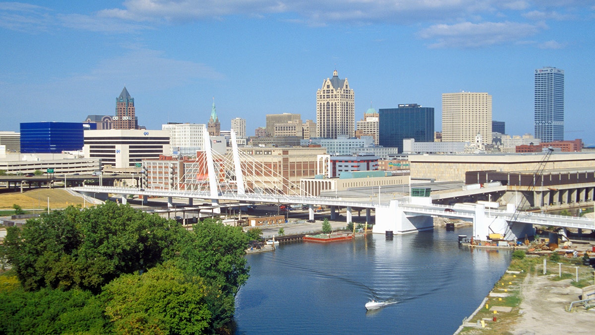 milwaukee skyline