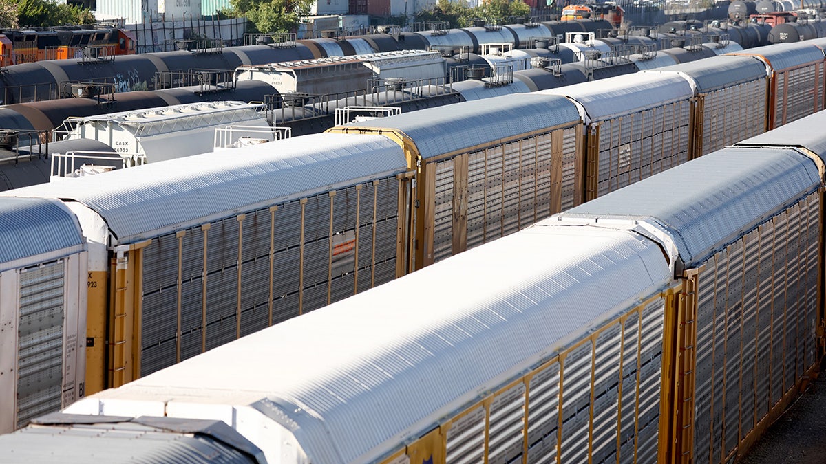 freight rail cars