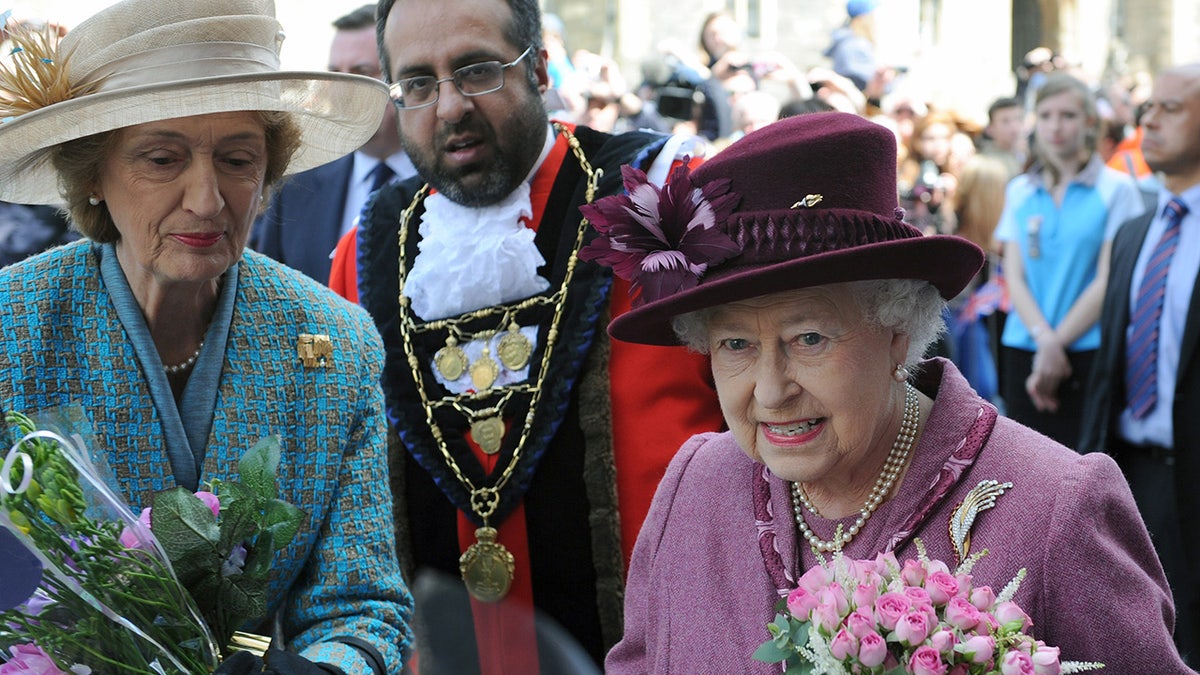 Lady Sarah Hussey and Queen Elizabeth II