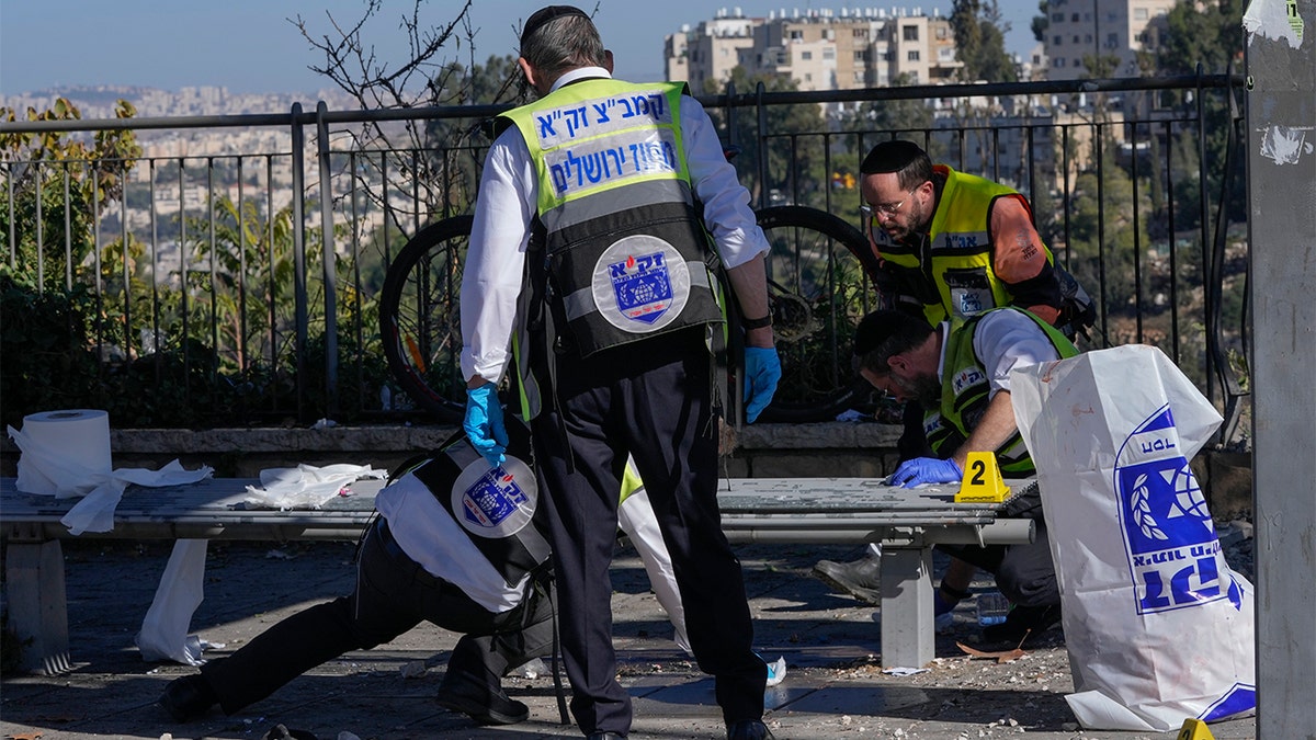 Jerusalem bus stop explosions kill 1