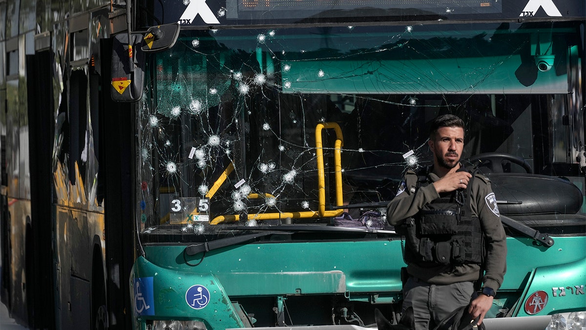 Jerusalem bus stop explosions kill 1