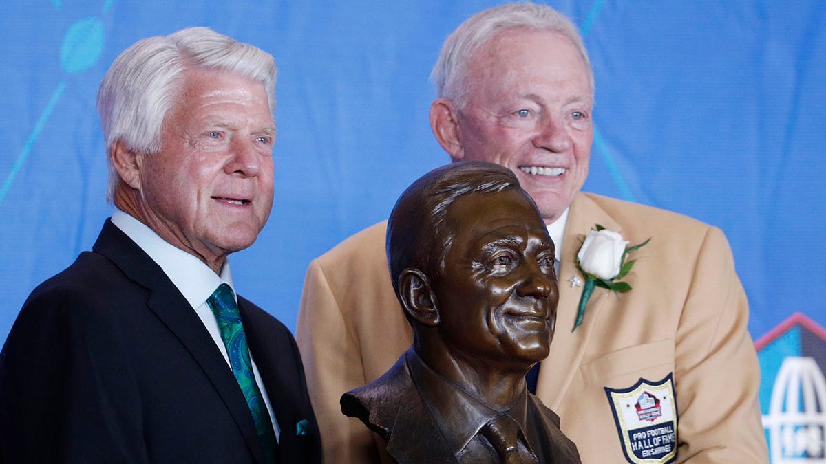 Jimmy Johnson in Canton