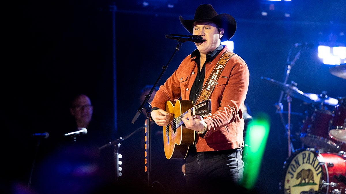 Jon Pardi New Years Eve Special