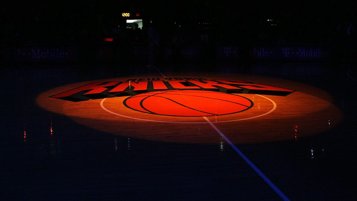 Knicks logo at halfcourt