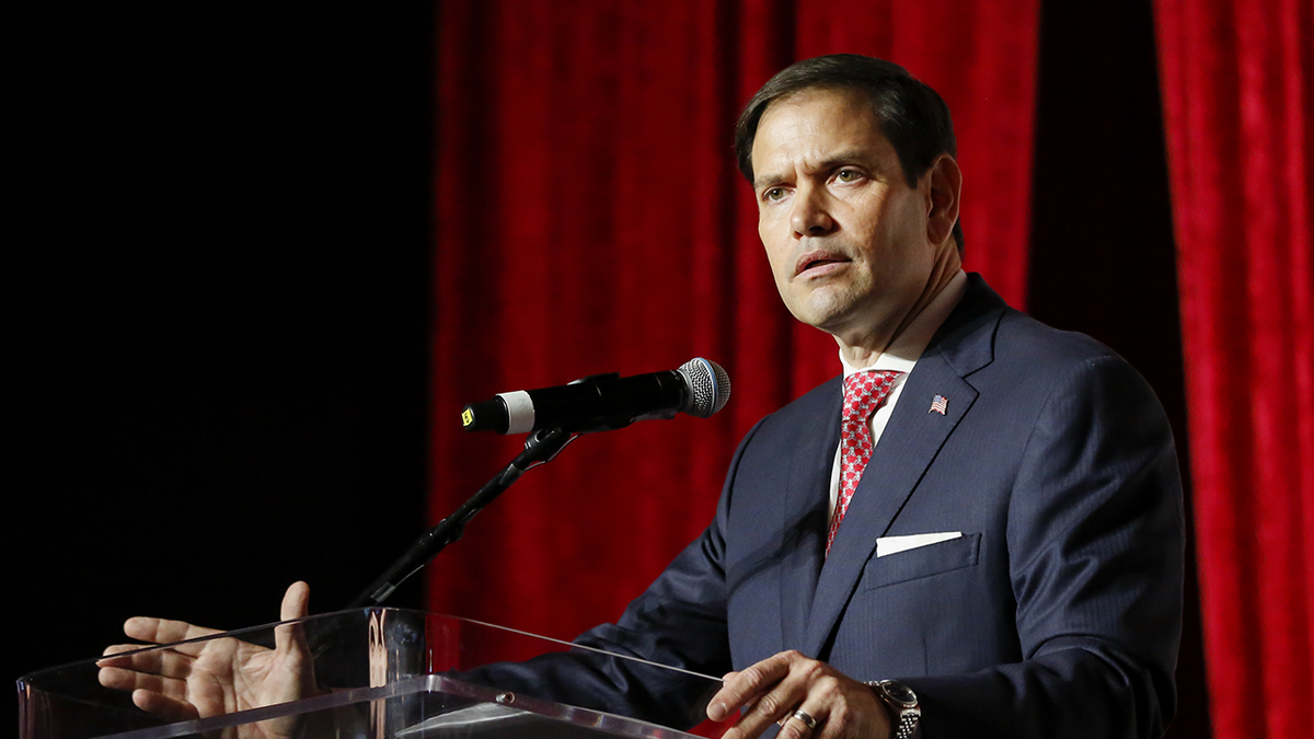 Marco Rubio speaking at Florida Republican Party dinner