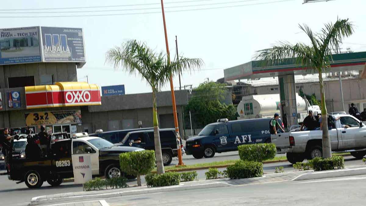AF! Mexican police in Nuevo Laredo