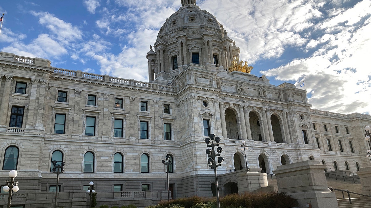 Minnesota Election Results: Democrats Ride ‘blue Wave’ To Trifecta Win ...