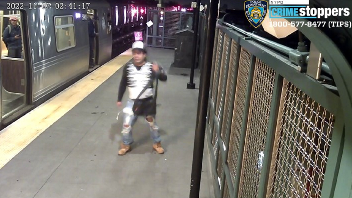 NYC subway Queens stabbing
