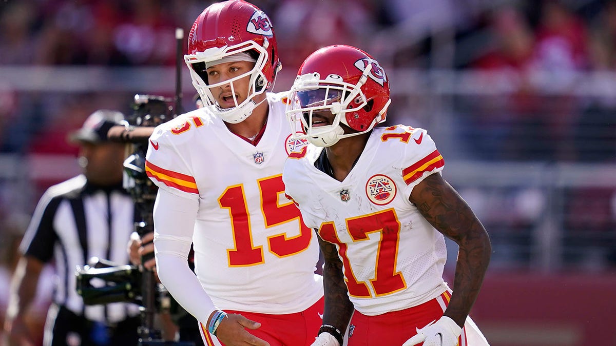 Patrick Mahomes and Mecole Hardman