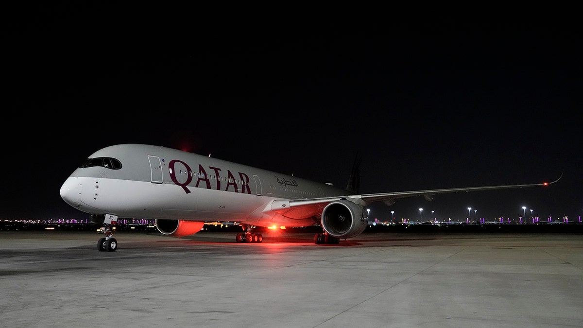 Qatar Airways plane