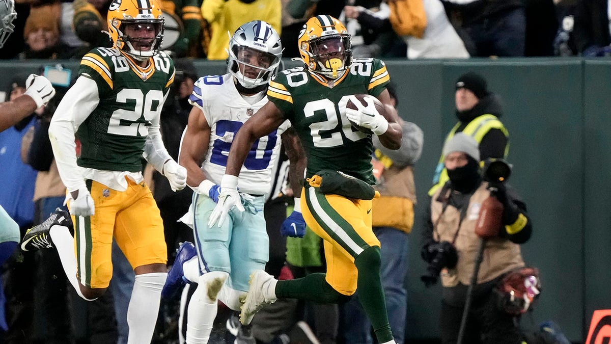 Packers' Aaron Jones pays homage to Marshawn Lynch on touchdown run