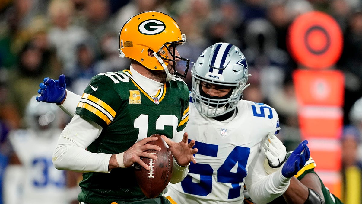 Cowboys player sacks Aaron Rodgers