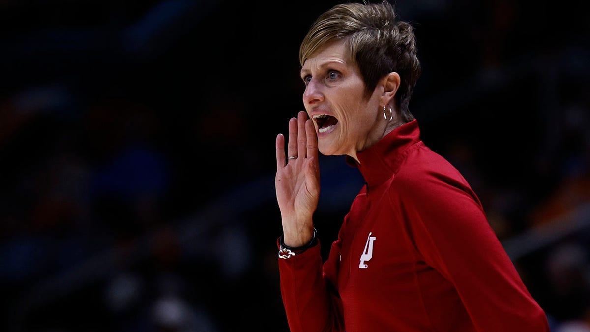 Teri Moren coaches for Tennessee