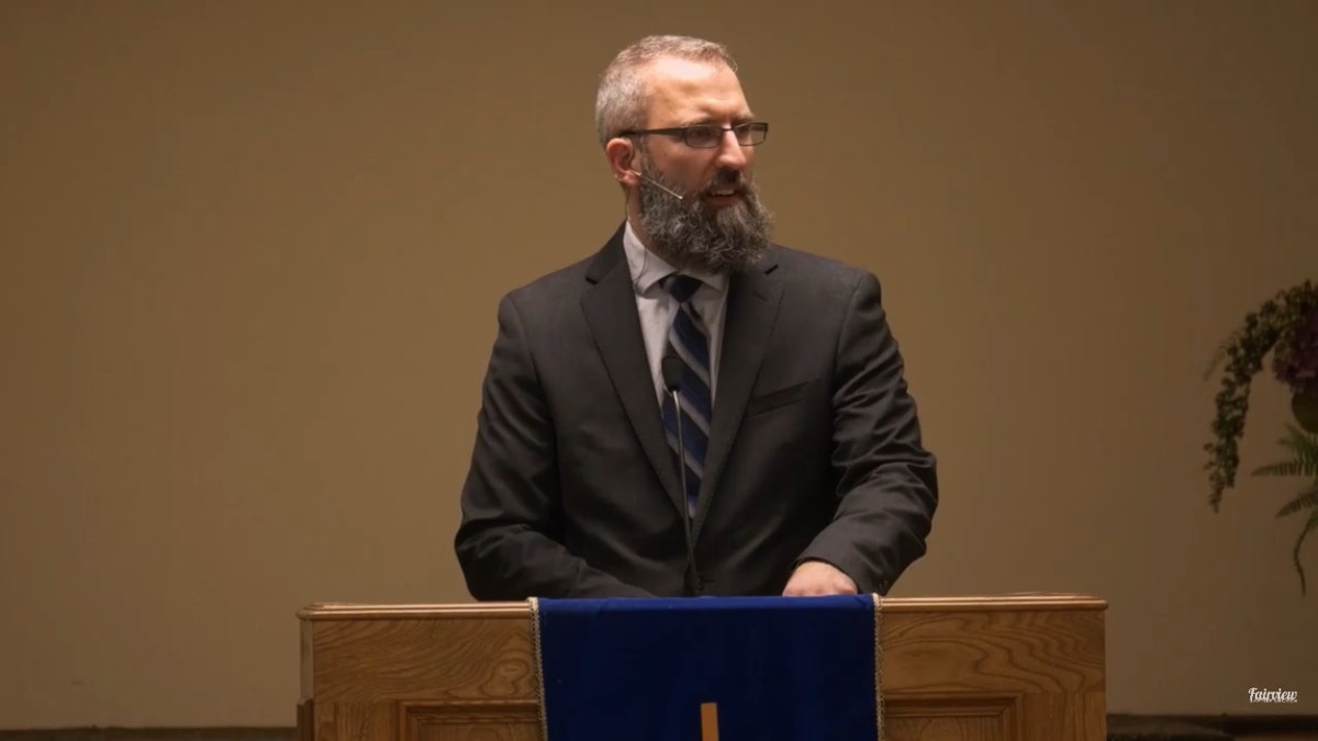 Pastor Tim Stephens preaching