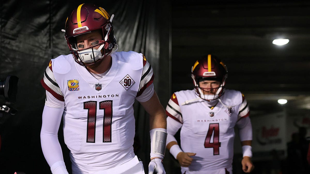 Rams to sign Carson Wentz in wake of Matthew Stafford’ injury, Brett Rypien’s struggles: reports 2 Washington Commanders quarterbacks take the field