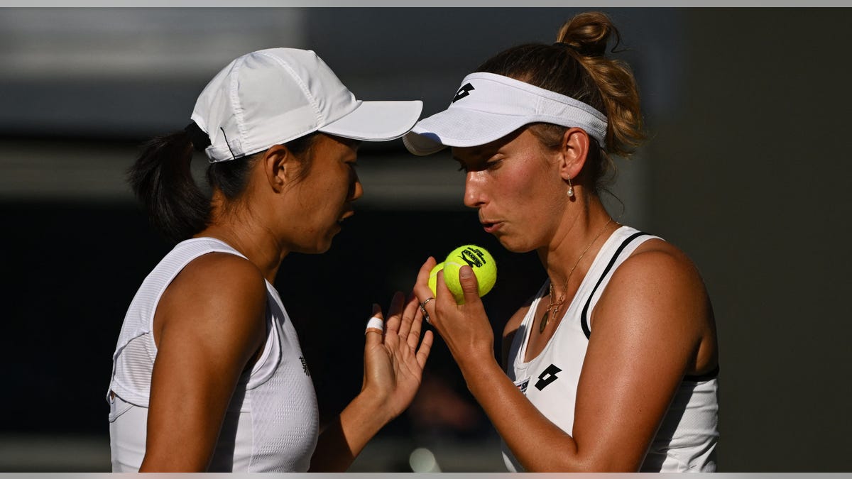 Elise Mertens and Zhang Shuai talk