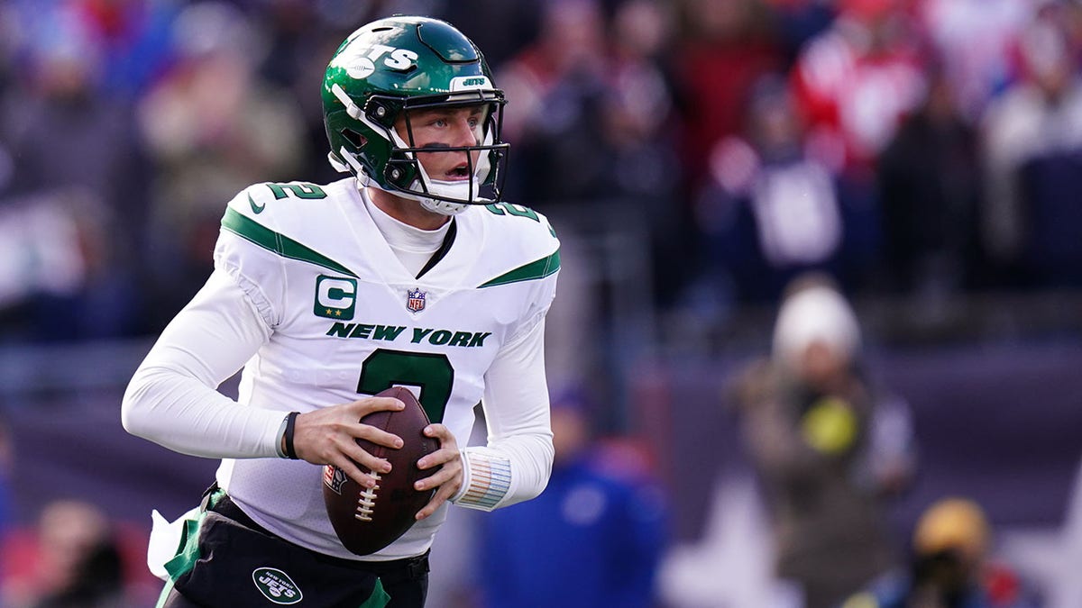 NFL Rumor Roundup: Jets need a 'home run' at QB, how Zach Wilson addressed  teammates, Gabe Davis 'underrated', NFL News, Rankings and Statistics