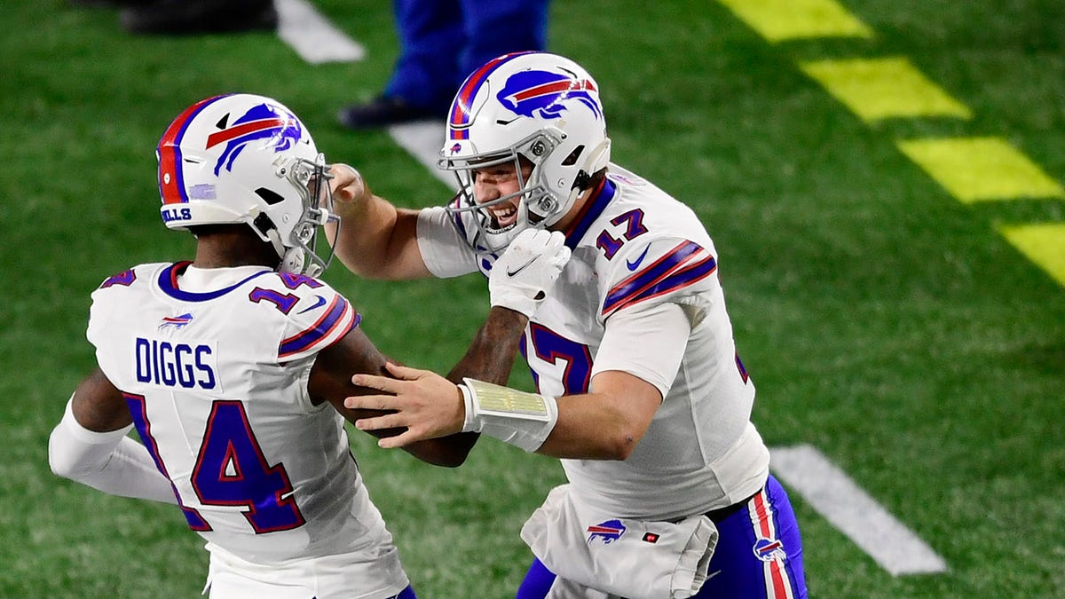 Josh Allen and Stefon Diggs dominate late as Bills rally to beat Lions on Thanksgiving