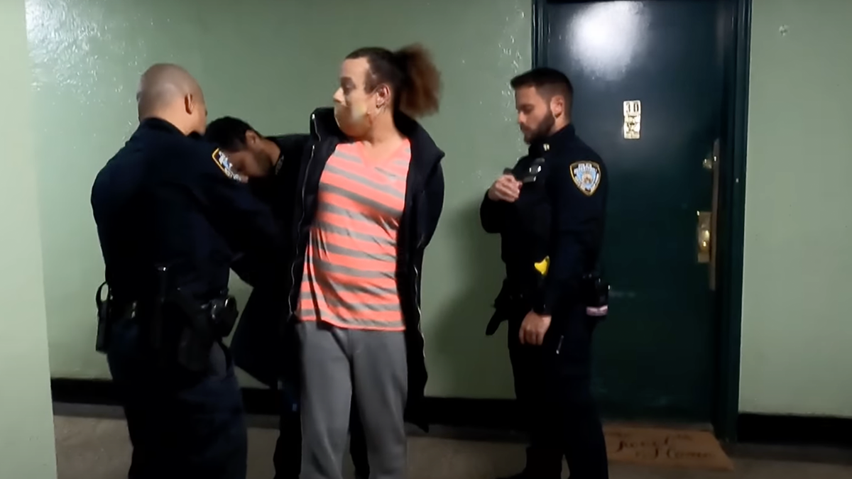 Lailani Muniz getting arrested