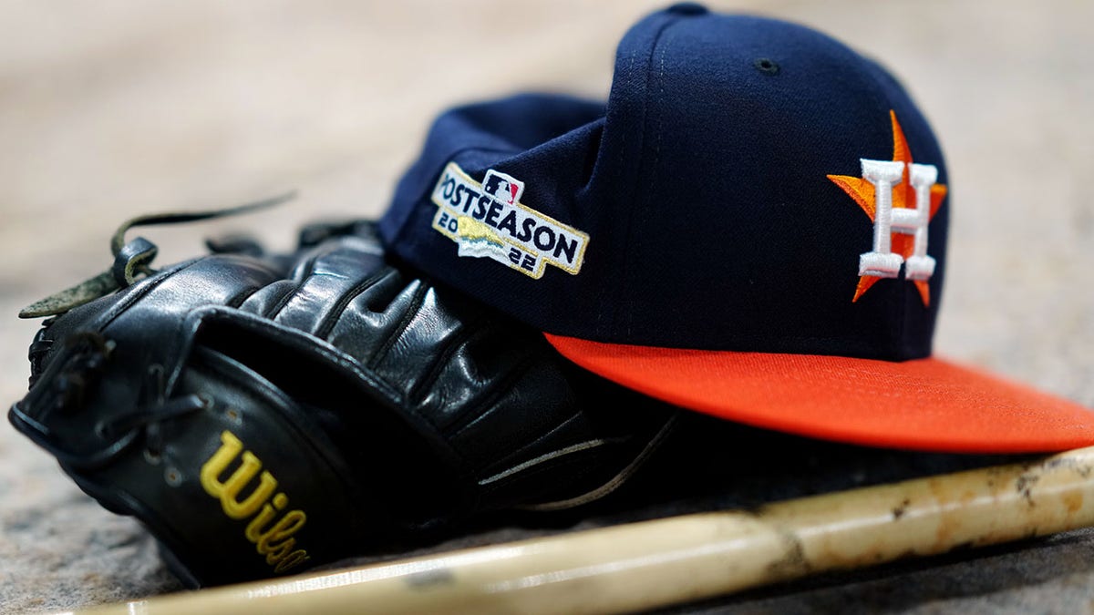 Astros hat and glove