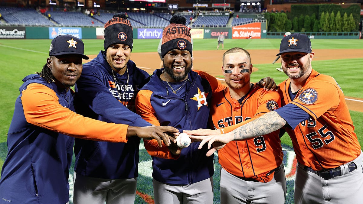 Astros combine to toss 2nd no-hitter in World Series history