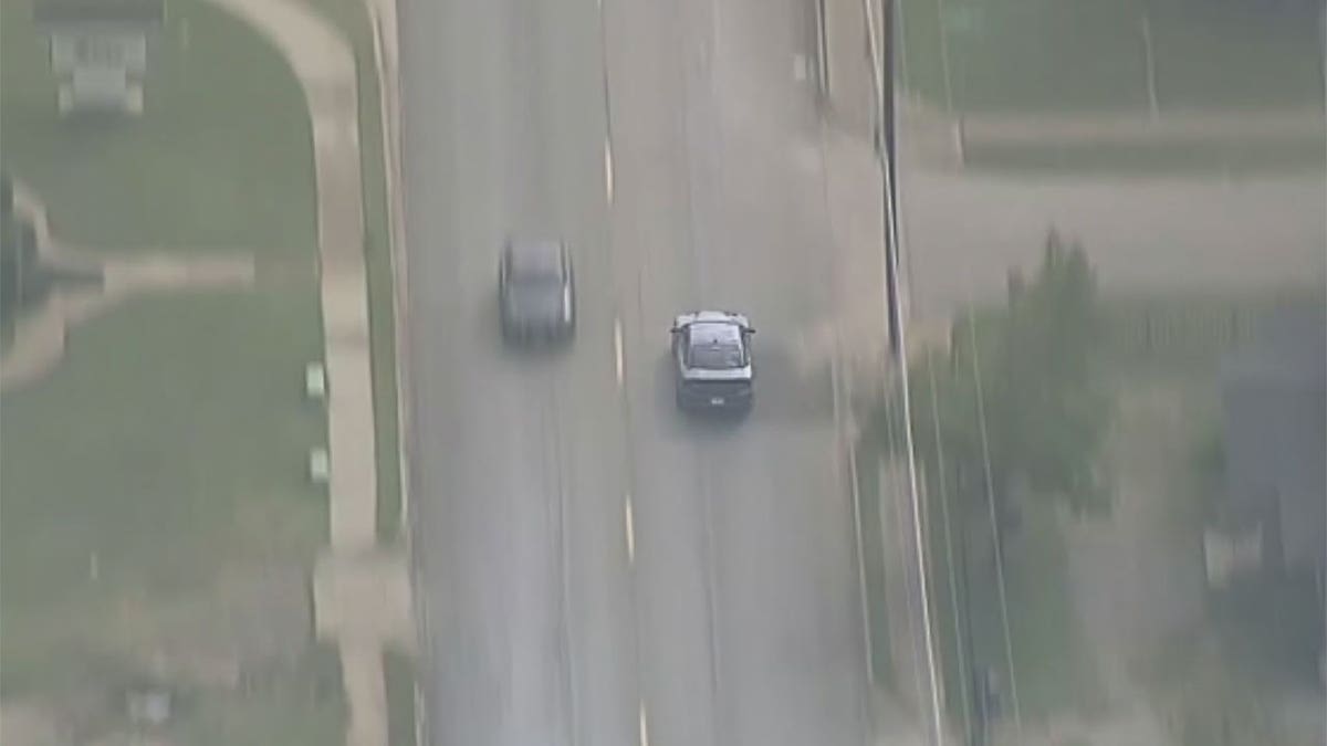 Aerial shot shows suspect fleeing in car on Dallas highway