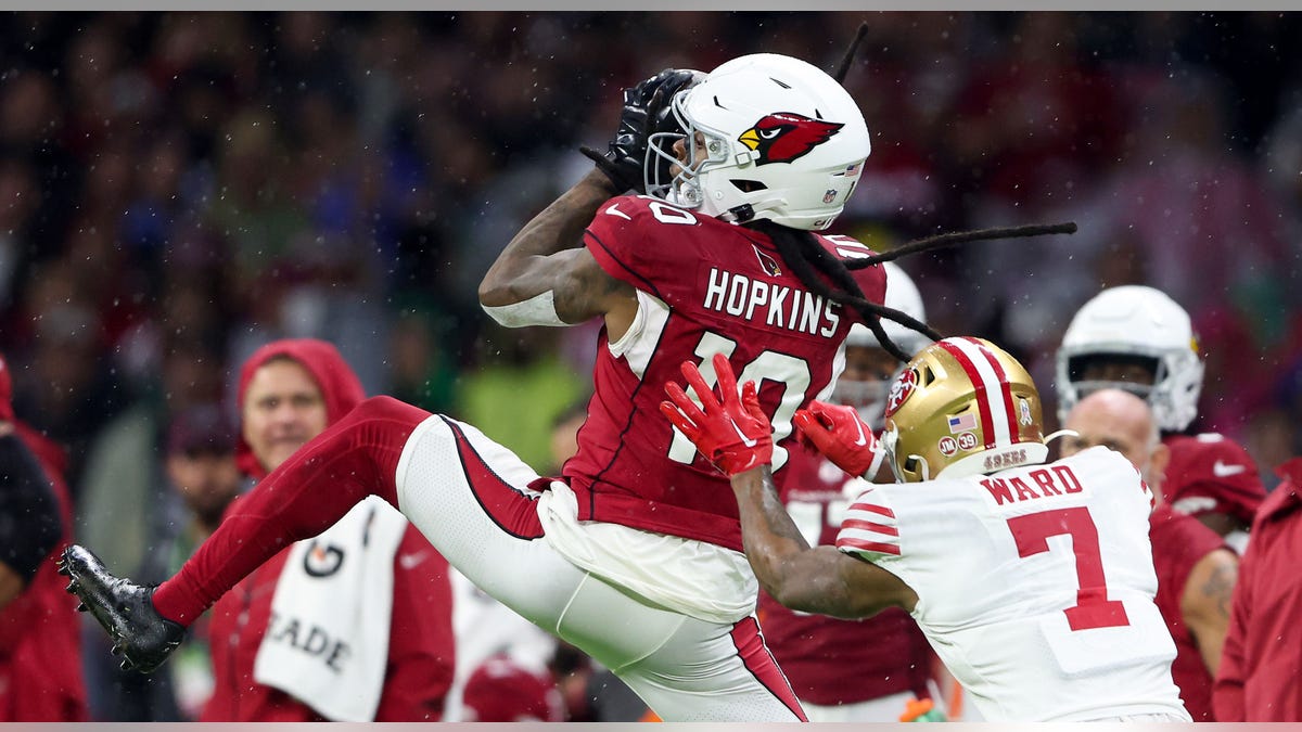 Charvarius Ward tackles DeAndre Hopkins