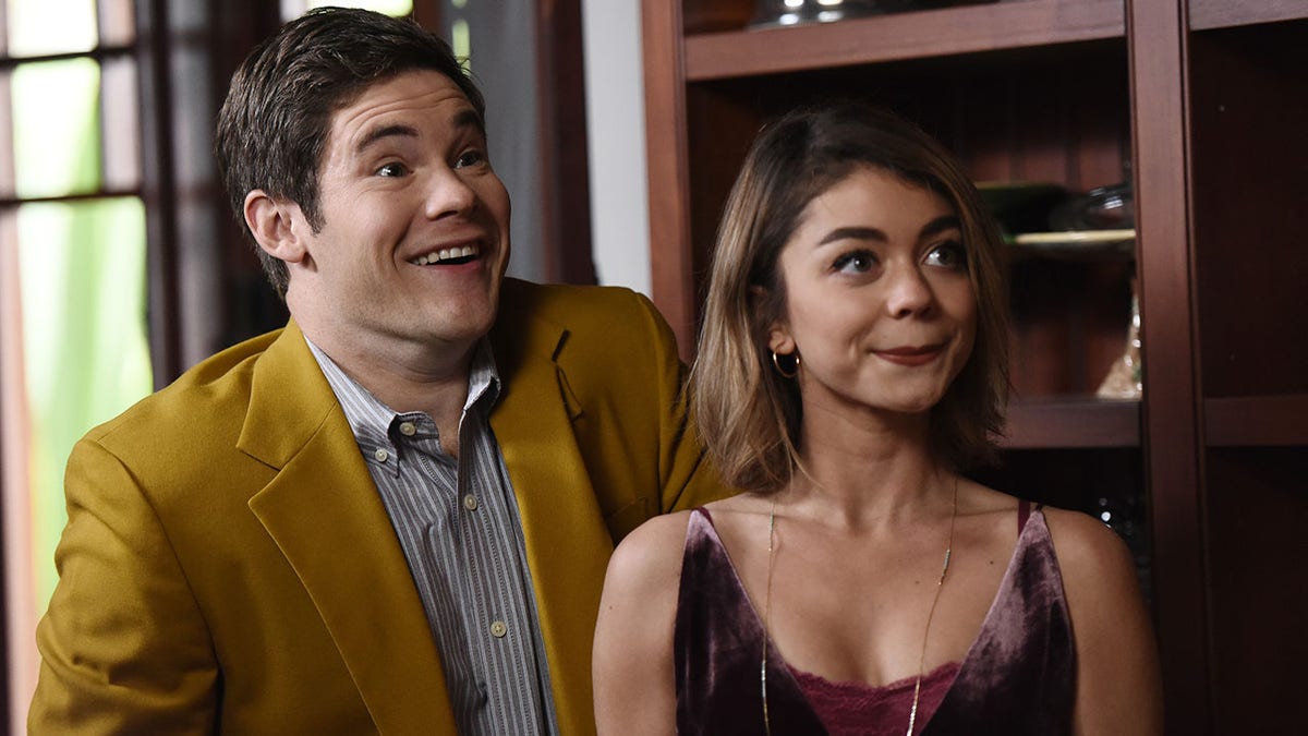 Adam DeVine Sarah Hyland on Modern Family