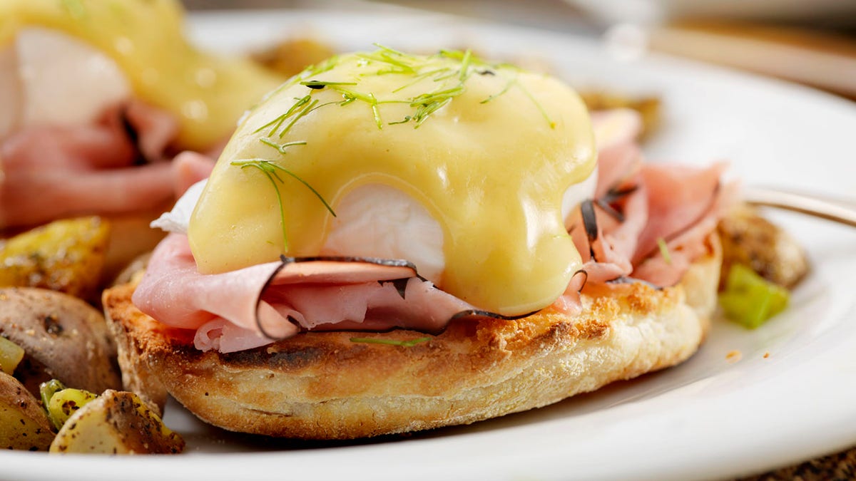 eggs benedict