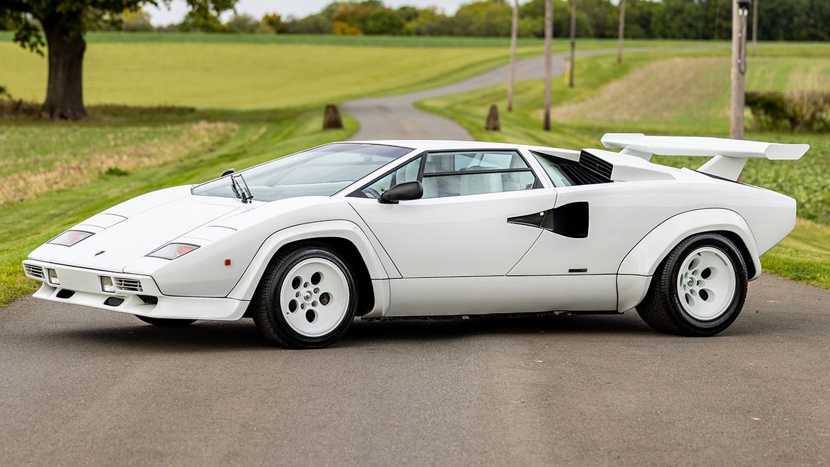 countach