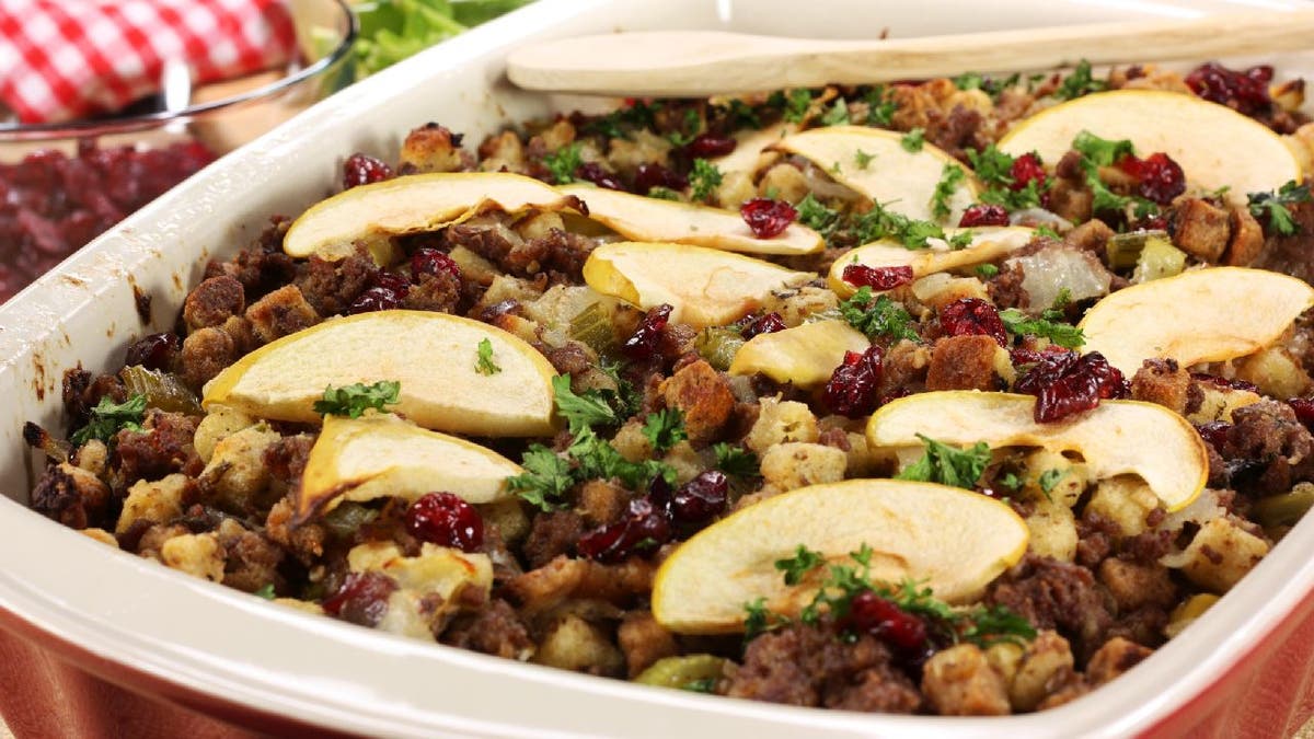 Produce stuffing with cranberries and apples