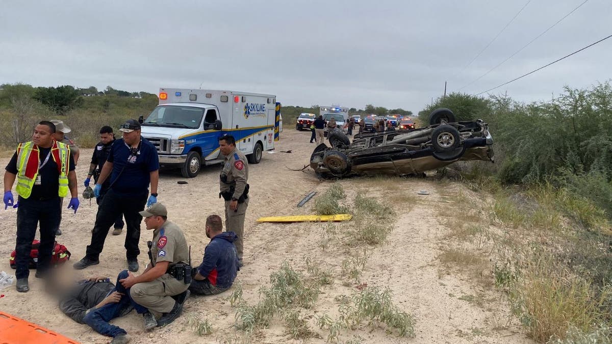 Texas Car Crash 12 People Ejected In Wreck Involving Human Smuggling   Inj 