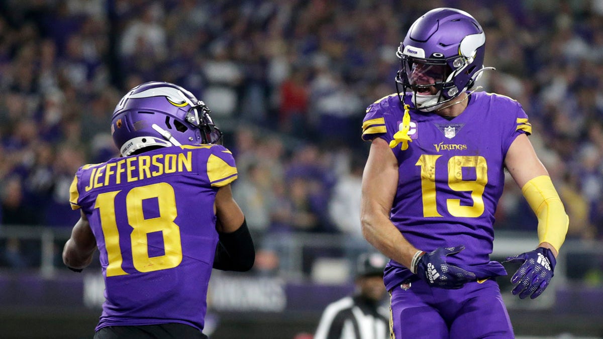 Adam Thielen Joins Panthers On 3-year Deal After Vikings Release | Fox News