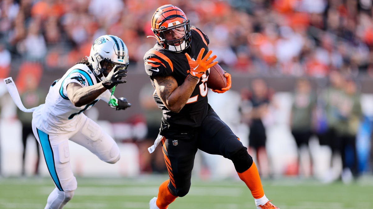 Bengals' Joe Mixon Carries Offense With Five Touchdowns, Blows Out ...