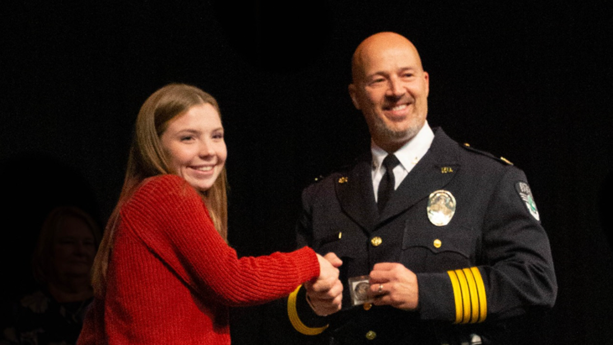 Police chief gives award to Missouri teen