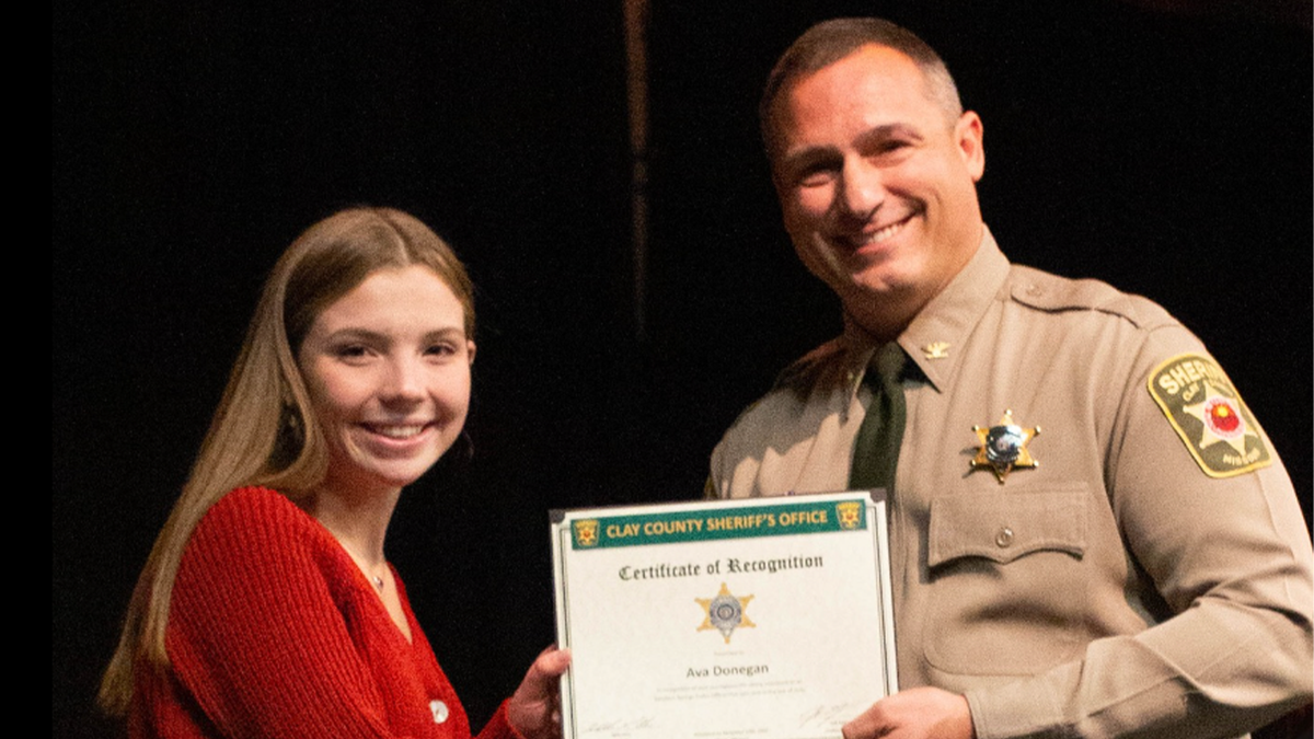 Missouri teen receives award from sheriff