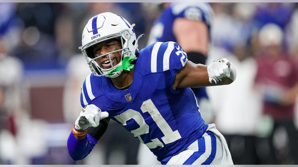 Nyheim Hines celebrates touchdown