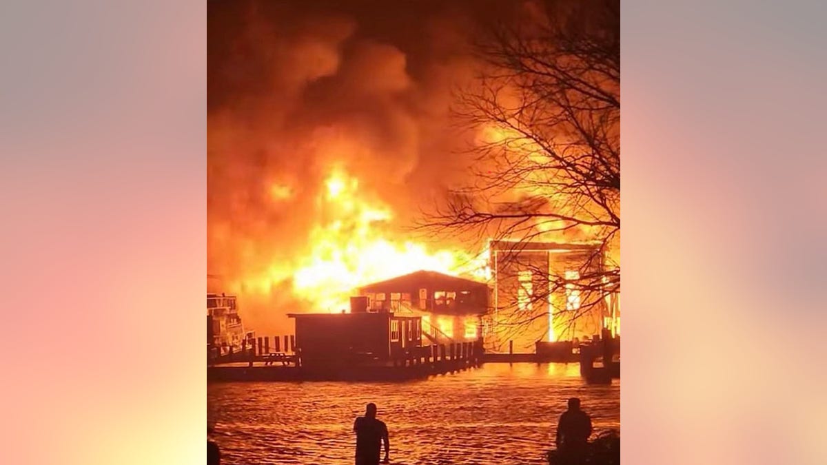 Old Mystic marina fire 